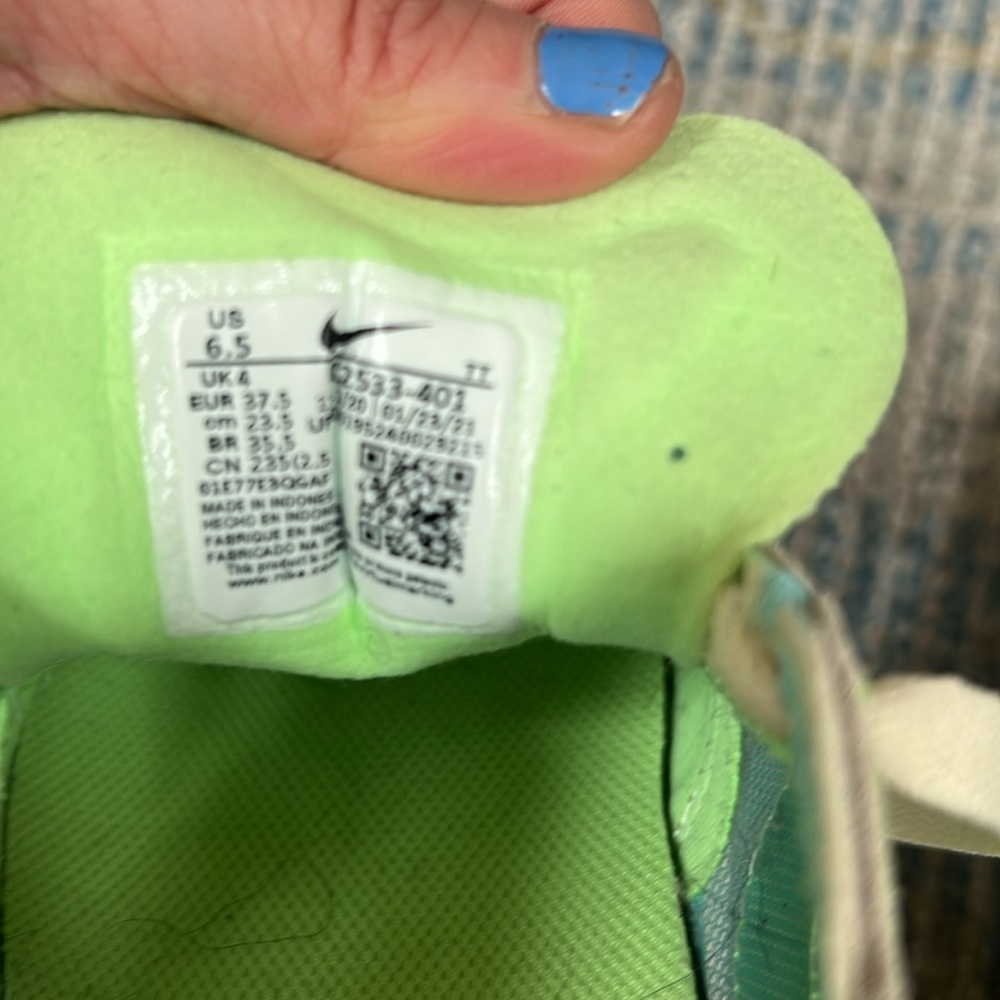 Nike women’s Waffle Ones sold out color 'Bleached Aqua Lime Glow' size6.5 - Picture 12 of 12